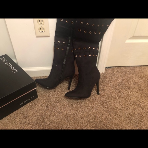 Black boots - Picture 6 of 8